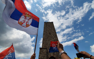 "Opština Gračanica će podneti žalbu na presudu suda o išticanju srpske zastave za Vidovdan" (Foto Kim)