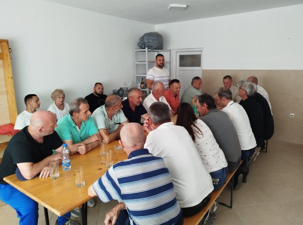 Rašić: Neće biti nasilnog iseljavanja 17 porodica iz Leška čije su kuće na zemljištu MUP-a (Foto Ministarstvo za zajednice i povratak)