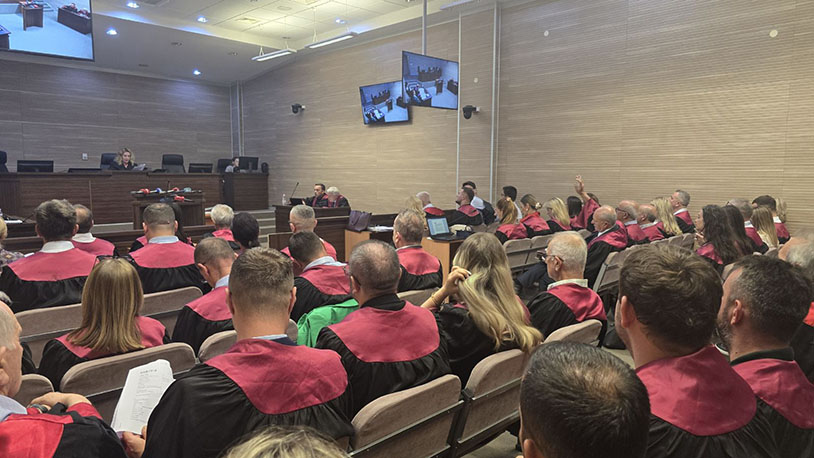Počelo suđenje za ubistvo 370 Albanaca u Meji Počelo suđenje za ubistvo 370 Albanaca u Meji 1999. godine (Foto Kim)