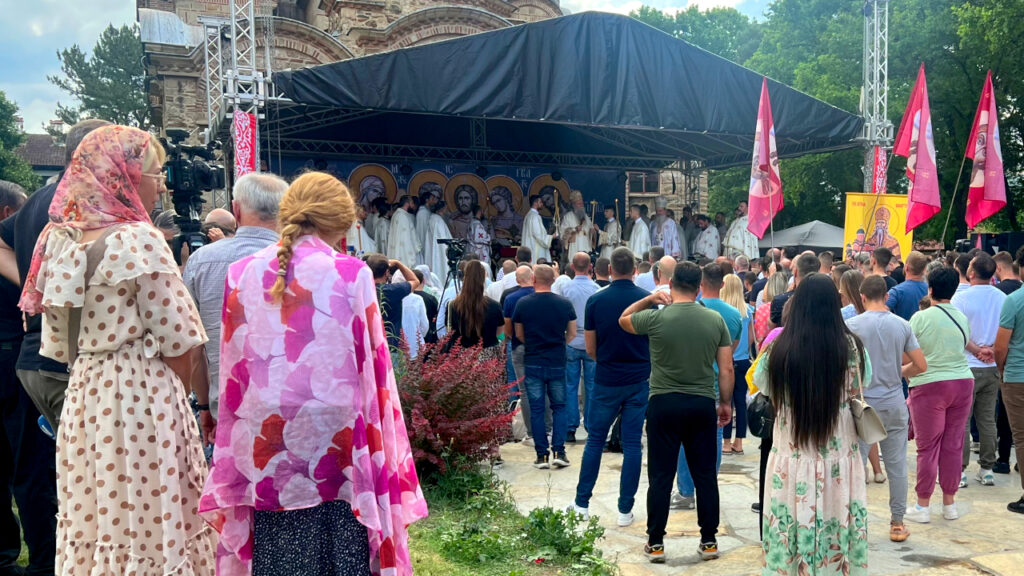 Mitropolit Joanikije: Naš narod je nadahnut slavom Nemanjića Mitropolit Joanikije u Gračanici poručio da je naš narod nadahnut slavom Nemanjića (Foto Kim)