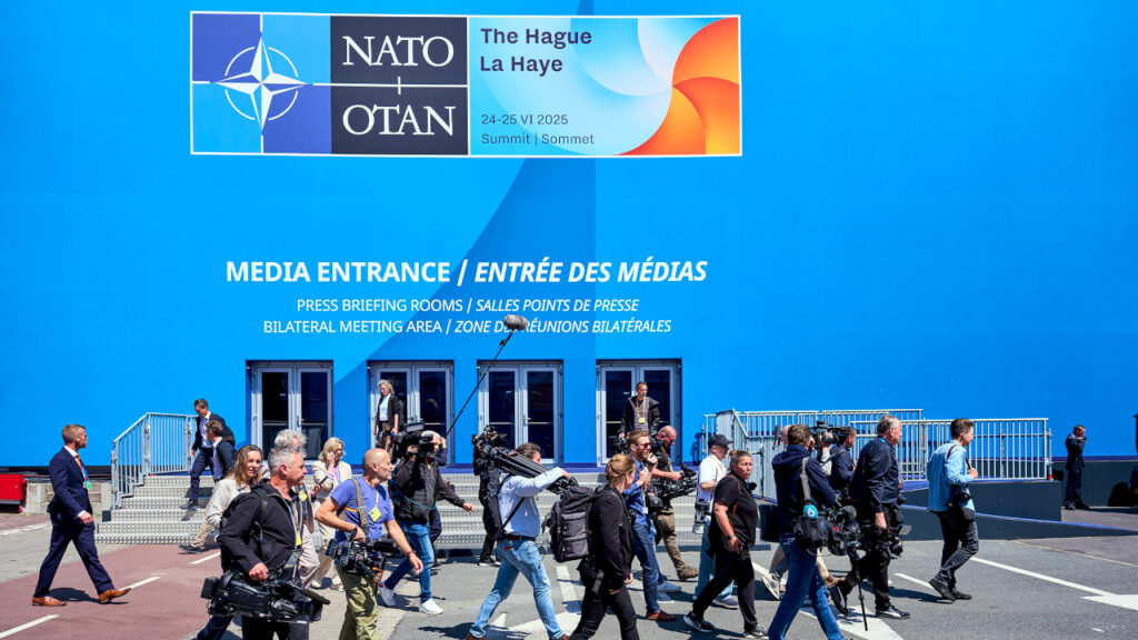 Značaj medijskog plasiranja poruka: Samit NATO 2025 Novinari dolaze na NATO/OTAN Samit 2025/23 jun 2025. (Foto Ministerie van Buitenlandse Zaken, CC BY-SA 4.0)
