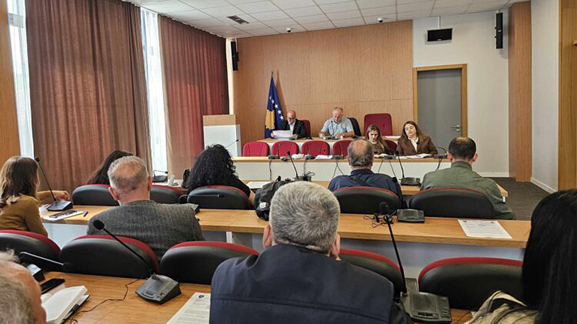 Smanjenje broja odbornika na severu Kosova: Nesklad između popisa i biračkih spiskova Sa sednice SO Severna Mitrovica (Foto Radio Kontakt plus)