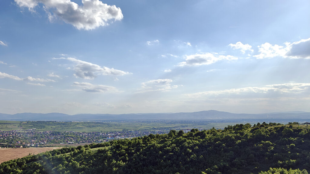 Sveže jutro, pa sunčan i umereno topao dan, ilustracija (Foto Kim)