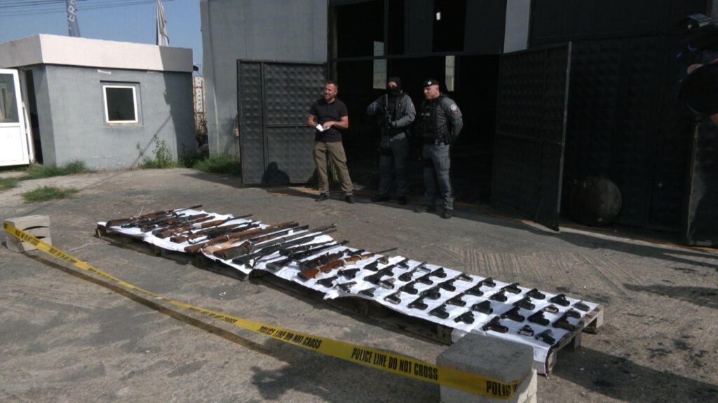 Kosovska policija apeluje na građane da izbegavaju upotrebu oružja tokom proslava Kosovska policija apeluje na građane da izbegavaju upotrebu oružja tokom proslava (Foto Kosovska policija)