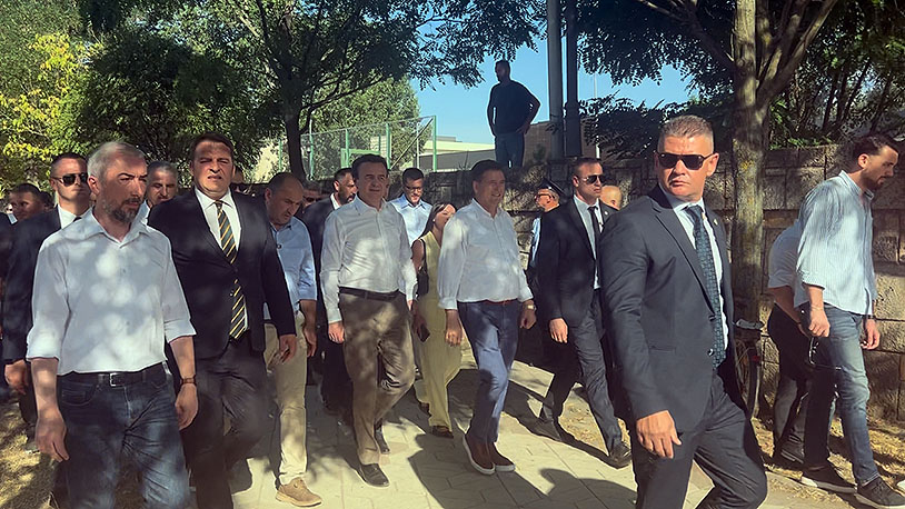 Aljbin Kurti prilikom polaganja kamena temeljca za dvo mosta na Ibru (Foto Kim)