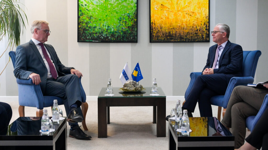 Bisljimi sa novim šefom OEBS-a na Kosovu: Spremni za jačanje saradnje (Foto Kabinet premijera Kosova)