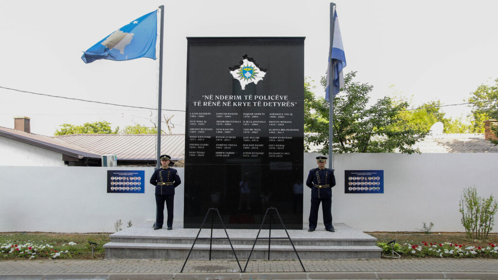 „Dan sećanja na policajce poginule na dužnosti“: Kosovski zvaničnici danas u Varagama