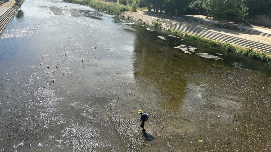 Ministarstvo zdravlja Kosova preporučilo mere zaštite radnika zbog visokih temperatura Ministarstvo zdravlja Kosova preporučilo mere zaštite radnika zbog visokih temperatura (Foto Kim)