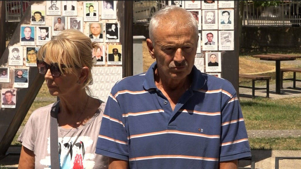 Roditelji posetili Igora Popovića u pritvoru Roditelji posetili Igora Popovića u pritvoru (Foto Kim)
