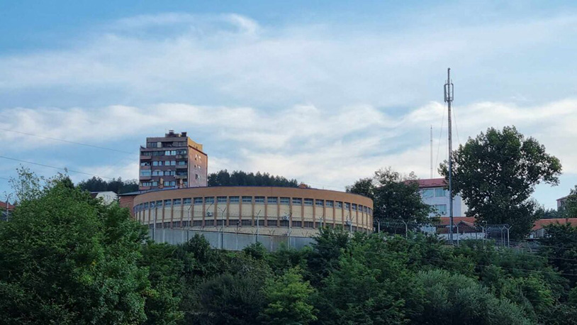 Uhapšeni korektivni službenik osumnjičen za pomaganje u bekstvu zatvorenika