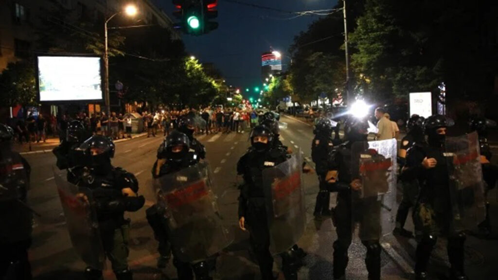I večeras protesti u više gradova u Srbiji