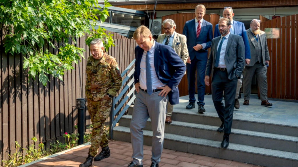 Komandant KFOR-a sa Sorensenom, Oravom i Barbanom o bezbednosnoj situaciji na Kosovu Komandant KFOR-a sa Sorensenom, Oravom i Barbanom o bezbednosnoj situaciji na Kosovu (Foto KFOR)