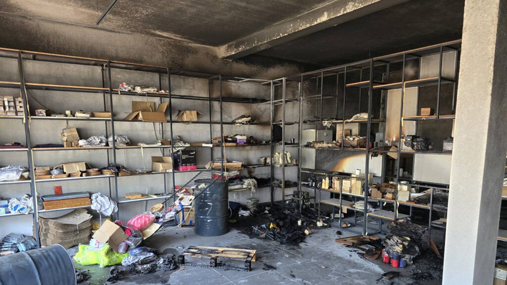 Srpska lista: Najoštrije osuđujemo napad na lokal u vlasništvu Miloša Perovića