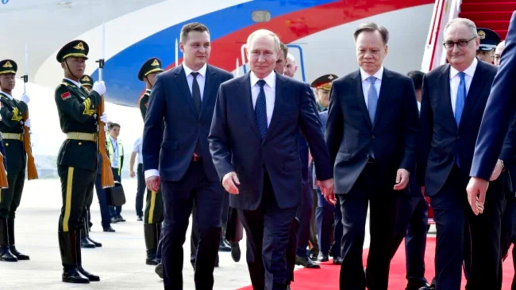 Putin na regionalnom samitu u Kini Vladimir Putin na regionalnom samitu u Kini (Foto Beta/AP)