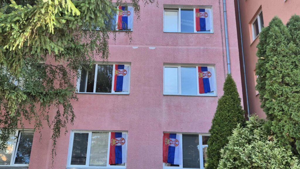 Dan srpske zastave: Na Kosovu prisutna, ali ograničeno (Foto KoSSev)
