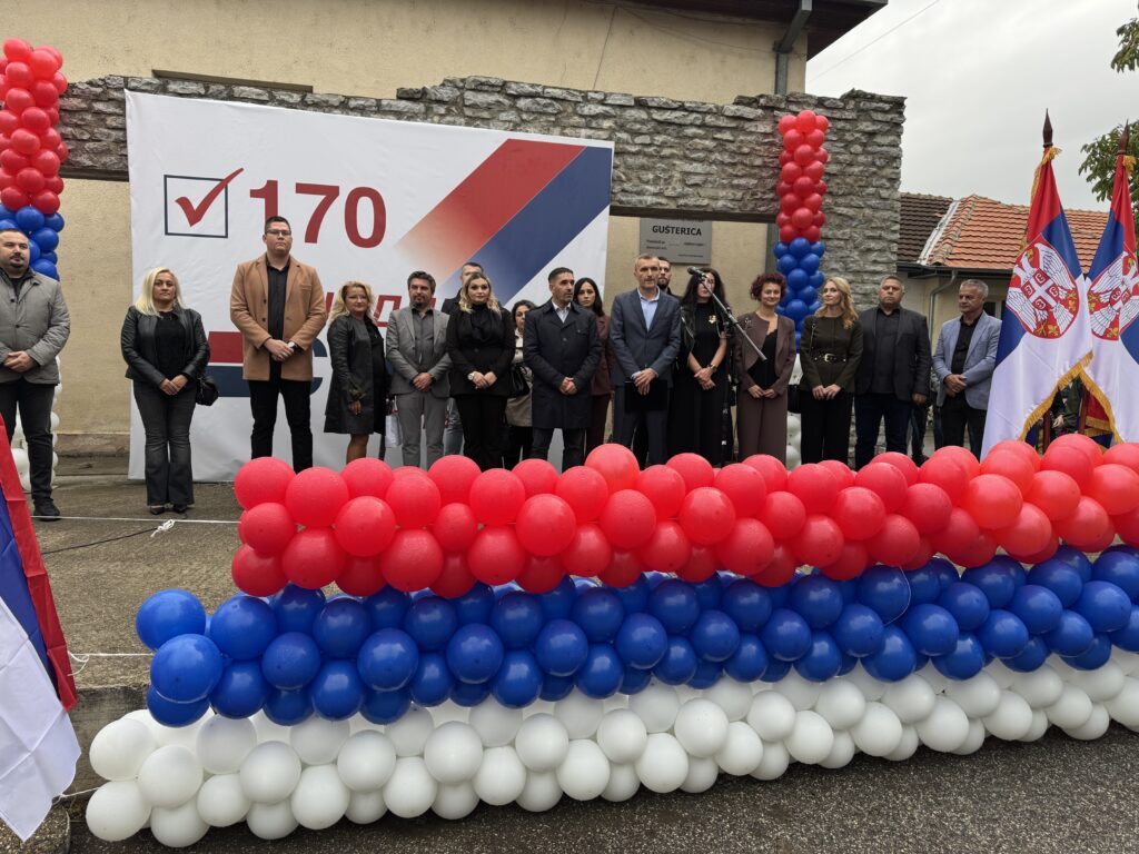 Predizborni skup Srpske liste u Donjoj Gušterici: Od zdravstva i prosvete do podrške Vučiću i poruka “protiv blokada” Predizborni skup Srpske liste u Donjoj Gušterici (Foto Kim)