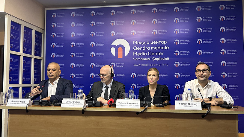 Dezinformacije: Da krenemo iz našeg dvorišta, da vidimo šta je na Kosovu propaganda i spin Učesnici debate u Medija centru (Foto Kim)