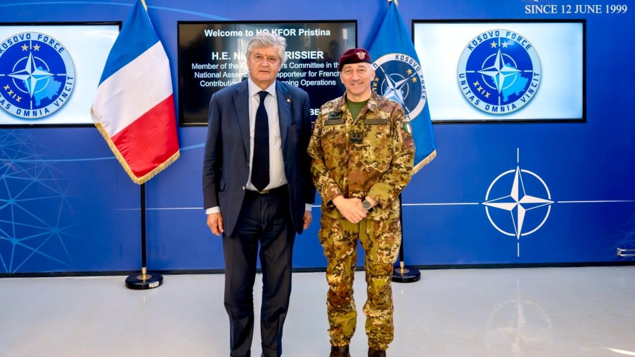 Komandant KFOR-a sa francuskim parlamentarcem u Prištini (Foto Fejsbuk@NATO Kosovo Force - KFOR)