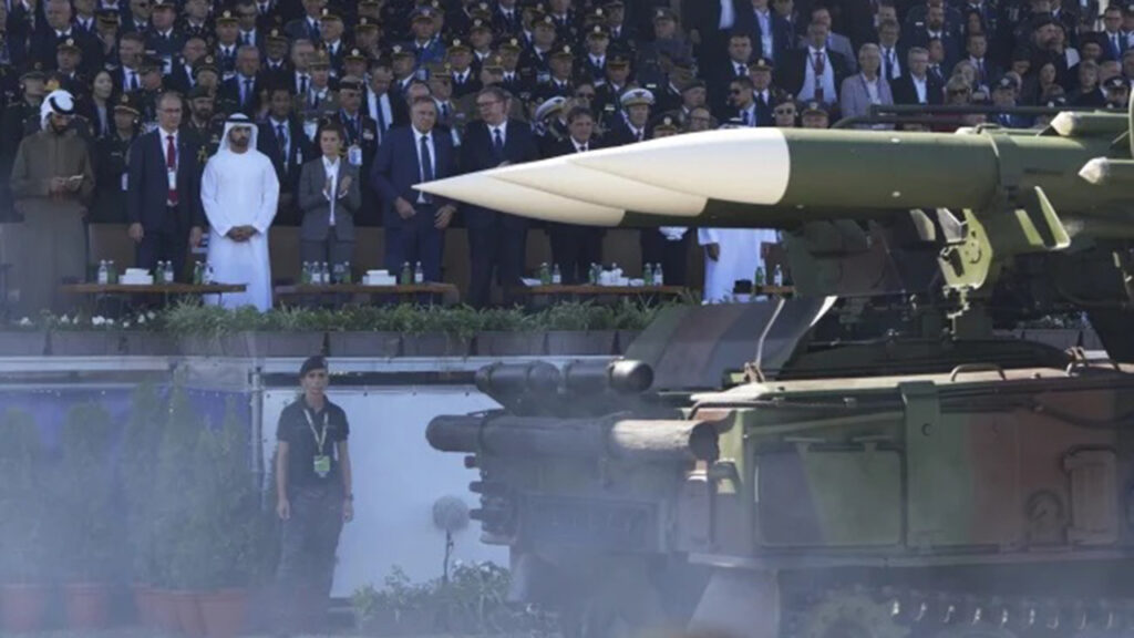 Održana vojna parada: Preleteli i francuski rafali, prikazan izraelski lanser raketa velikog dometa