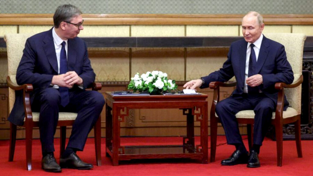 Vučić sa Putinom: Rusija poštuje teritorijalni integritet Srbije Vučić poručio se iz Pekinga da su on i Putin razgovarali o Kosovu, kao i o situaciji u Bosni i Hercegovini (Foto FoNet/AP)