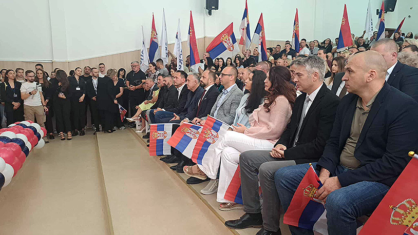 Izbori potvrdili dominaciju Srpske liste u većinski srpskim opštinama i otvorili vrata novim licima Sa izborne konvencije Srpske liste (Foto KoSSev)