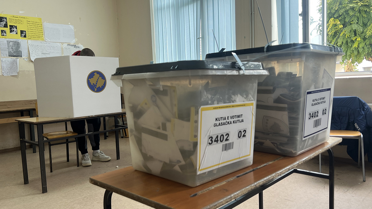 Glasanje na lokalnim izborima (Foto Kim)