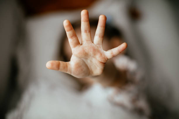 U Prizrenu uhapšen muškarac osumnjičen da je nožem teško povredio suprugu i maloletnu ćerku UU Prizrenu uhapšen muškarac osumnjičen da je nožem teško povredio suprugu i maloletnu ćerku