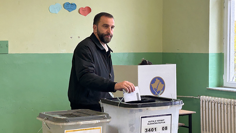 Branimir Stojanović glaso u Gračanici (Foto Kim)