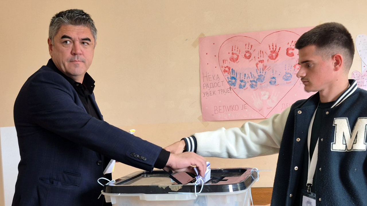 Igor Raić glasao u Dobrotinu (Foto Kim)