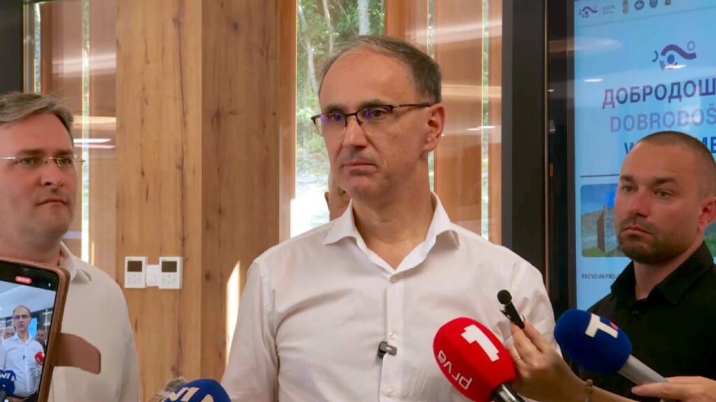 Premijer Srbije Đuro Macut izjavio da se ne plaši protesta (Foto N1)