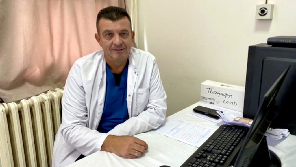 Psihijatar dr Milosavljević upozorava da je zavisnost od mobilnog telefona bolest savremenog doba (Foto Radio Mitrovica sever)