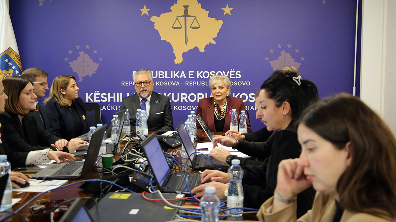 Šef EULEKS-a Barbano sa nacionalnom koordinatorkom za izbore Puljom o toku procesa (Foto Kancelarija glavnog državnog tužioca)