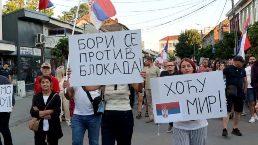 Skupovi protiv blokada i radi podrške Srbima na Kosovu održani širom Srbije Skupovi protiv blokada i radi podrške Srbima na Kosovu održani širom Srbije (Foto BETA/Saša Đorđević)