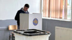 Drugi krug lokalnih izbora na Kosovu - glasač u Vrbovcu (Foto Kim)