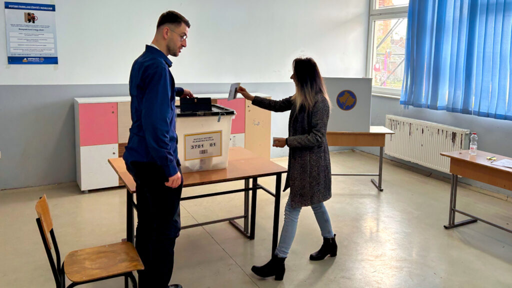 Rezultati lokalnih izbora na Kosovu najavljuju prevremene parlamentarne izbore Rezultati lokalnih izbora na Kosovu najavljuju prevremene parlamentarne izbore (Foto Kim)