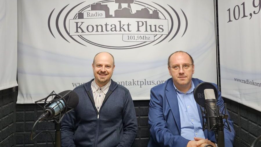 Ekološka inicijativa NVO ACDC: Mladi čiste Ibar i uče kako funkcioniše lokalna zajednica Ekološka inicijativa NVO ACDC: Mladi čiste Ibar i uče kako funkcioniše lokalna zajednica (Foto Radio Kontakt Plus)