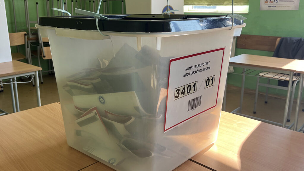 Samoopredeljenje i DSK izjednačeni po broju gradonačelnika Samoopredeljenje i DSK izjednačeni po broju gradonačelnika, ilustracija (Foto arhiva Kim)