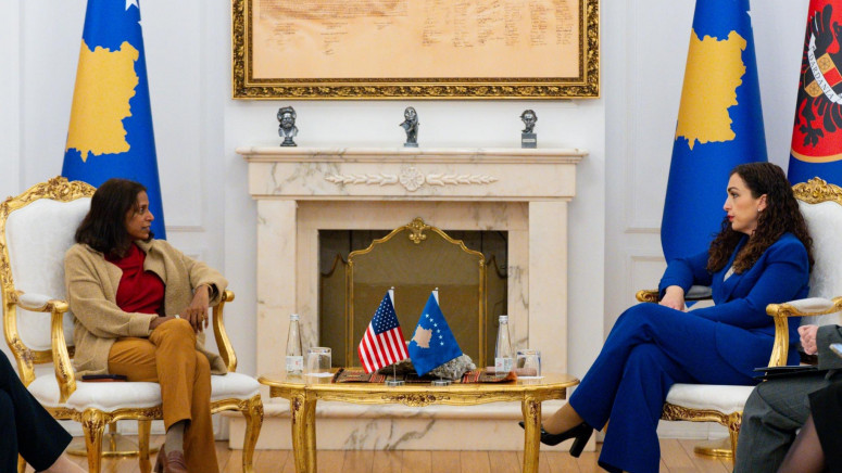 Osmani sa Pratipati o bezbednosnim pitanjima na Kosovu Osmani sa Pratipati o bezbednosnim pitanjima na Kosovu (Foto Kabinet predsednice Kosova/Fejsbuk)