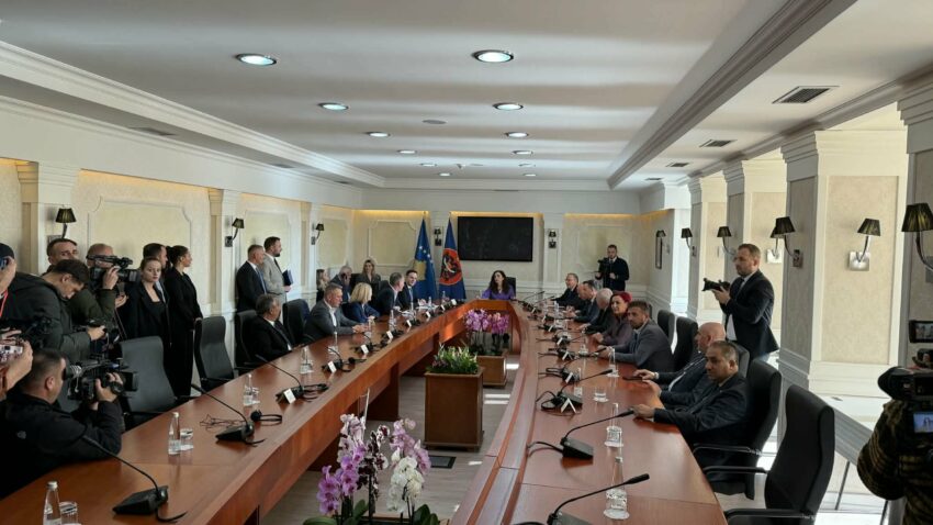 Vjosa Osmani raspustila Skupštinu Kosova Vjosa Osmani raspustila Skupštinu Kosova (Foto Ekonomia Onlajn)