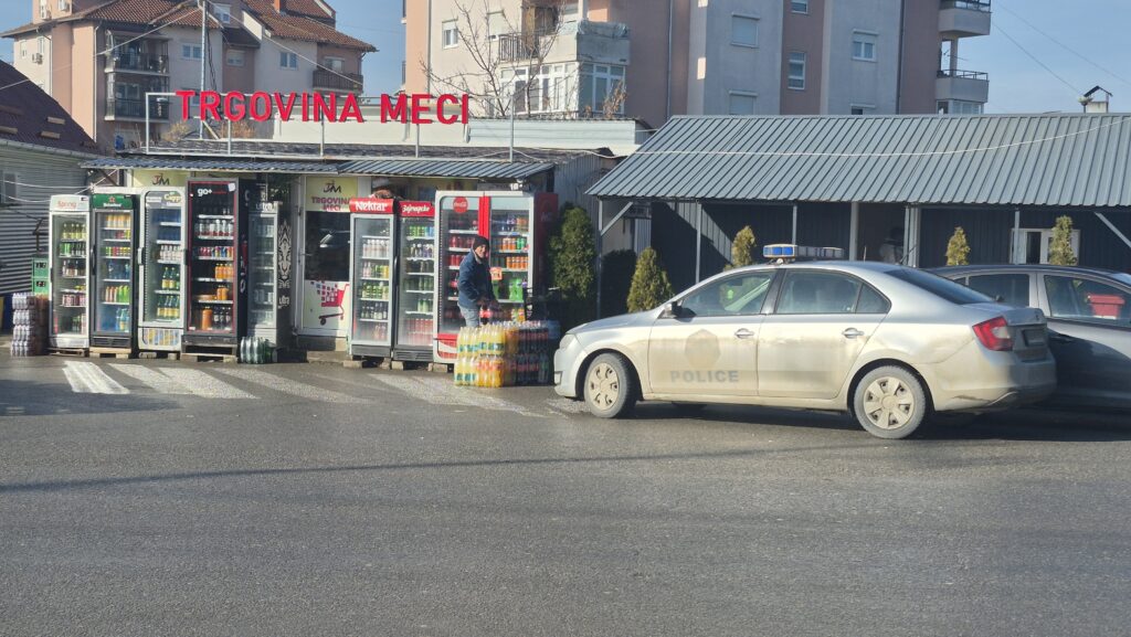 Laplje Selo: Opljačkana trgovina „Meci“, pričinjena velika šteta Opljačkana trgovina „Meci“, pričinjena velika šteta (Foto Kim)