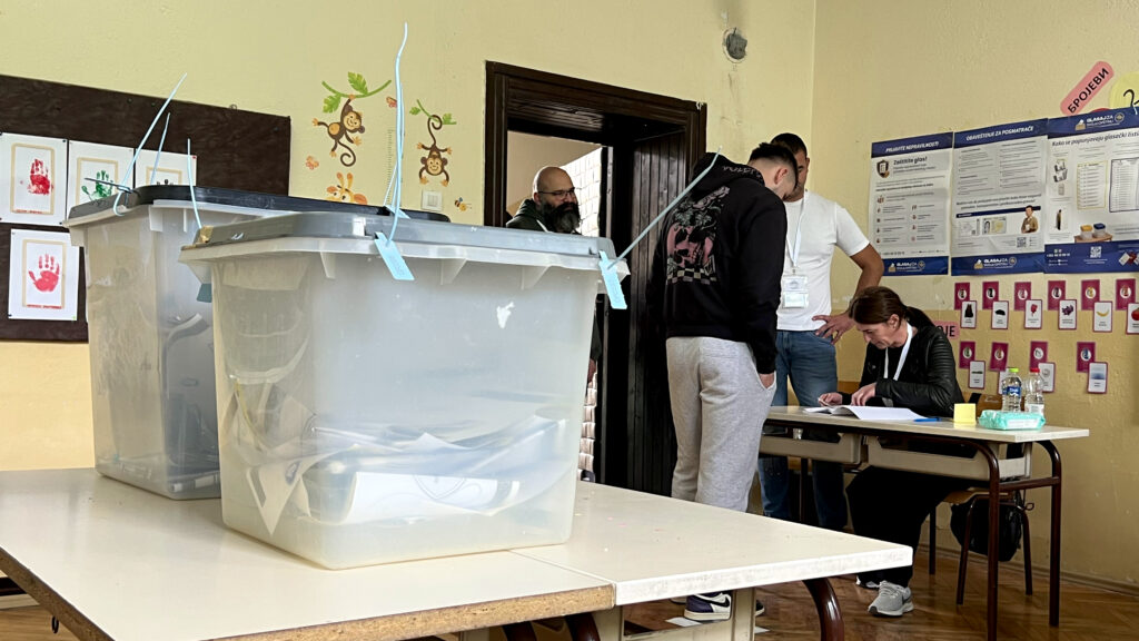 Koha: Panel prihvatio žalbu Srpske liste, sertifikovao njihove kandidate za izbore CIK potvrdio birački spisak za izbore 28. decembra, iliustracija (Foto arhiva Kim)