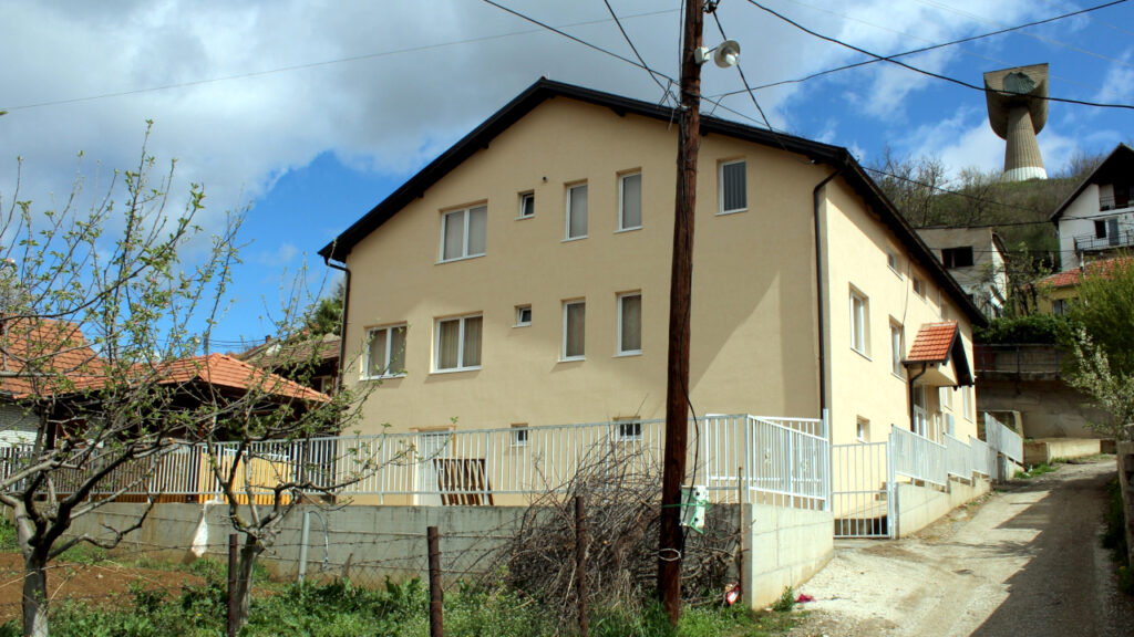 Donacija iz Novog Sada sprečila isključenje struje Dnevnom centru „Podrži me – 9. januar“ Donacija iz Novog Sada sprečila isključenje struje Dnevnom centru „Podrži me – 9. januar“, ilustracija (Foto Odbor za pomoć KiM)