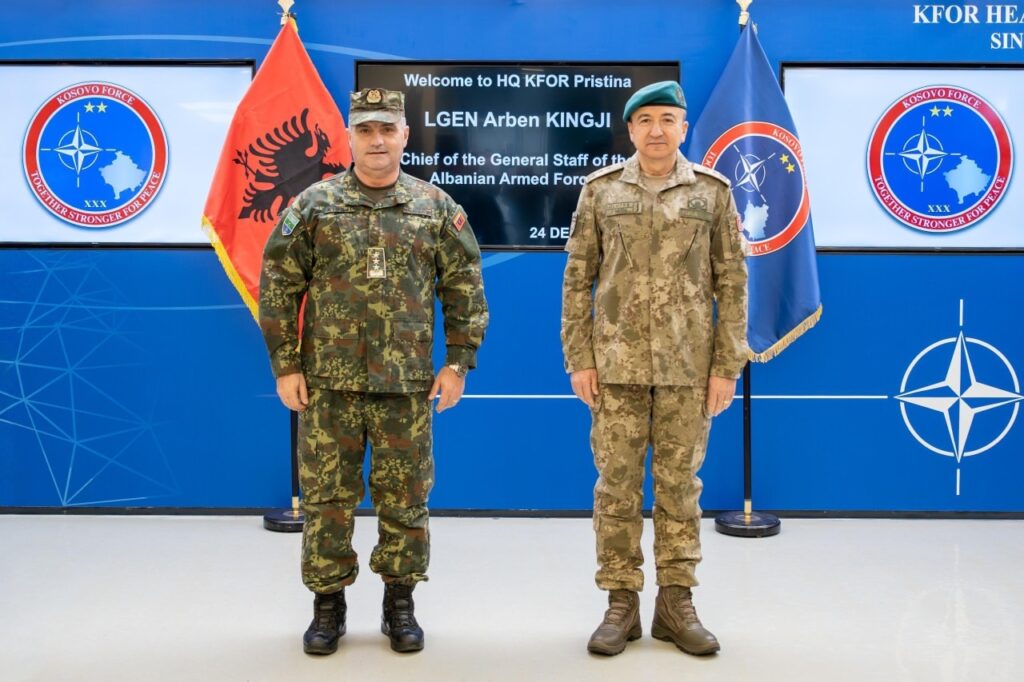 Komandant KFOR-a održao sastanak sa načelnikom Generalštaba Albanije (Foto KFOR)