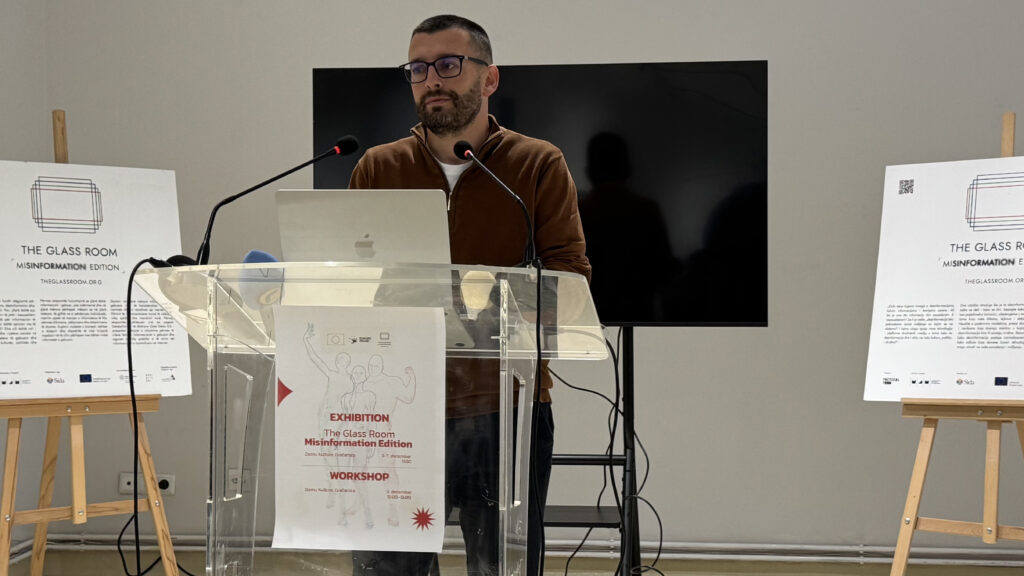 U Domu kulture u Gračanici otvorena izložba posvećena dezinformacijama U Domu kulture u Gračanici otvorena izložba posvećena dezinformacijama (Foto Kim)