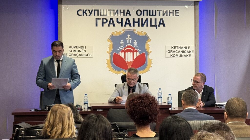 Gračanica: Novak Živić i odbornici položili zakletvu Gračanica: Novak Živić i odbornici položili zakletvu (Foto Kim)