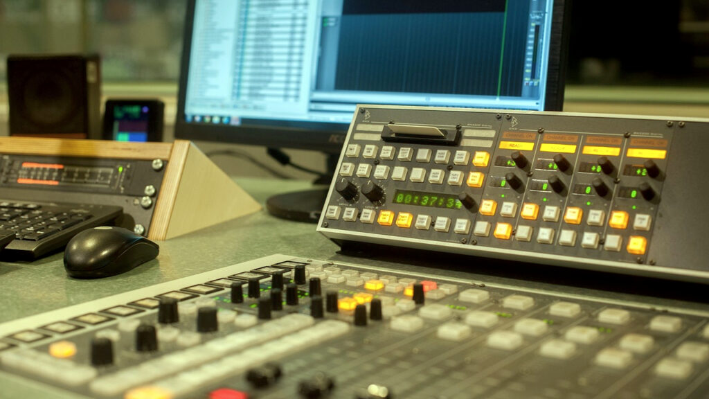 RSE obustavlja emitovanje dnevnog informativnog radijskog programa Radio Slobodna Evropa (RSE) obustavlja emitovanje dnevnog informativnog programa od 2026. godine, ilustracija (Foto Pixabay)