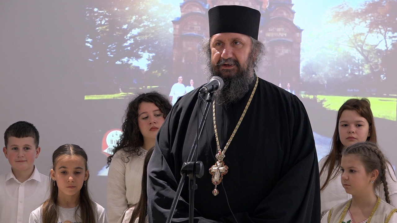 Starešina manastira Sveti Arhangeli kod Prizrena iguman Mihailo i „Carski glasovi“ (Foto Kim)