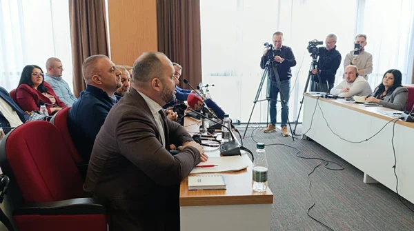 Sednica SO Severna Mitrovica (Foto KoSSev)