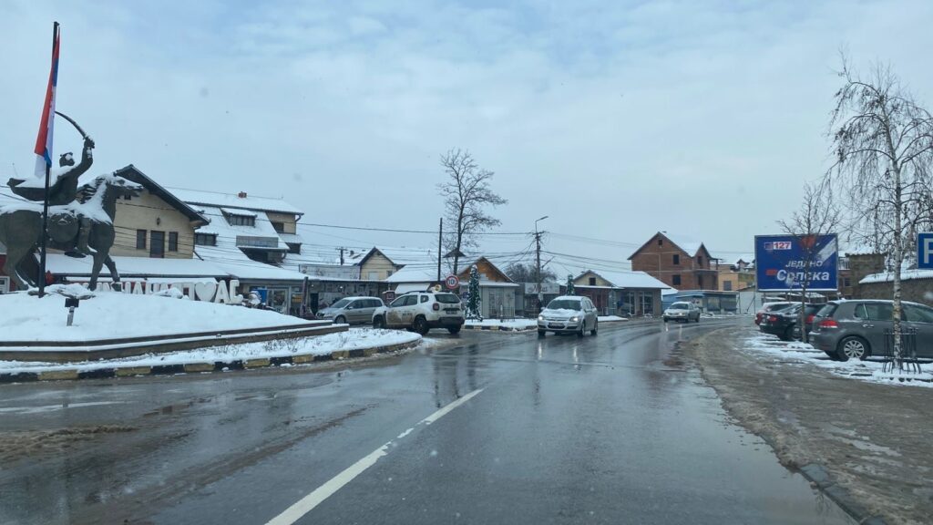 Gračanica: Prohodni putevi nakon snežnih padavina Gračanica: Prohodni putevi nakon snežnih padavina