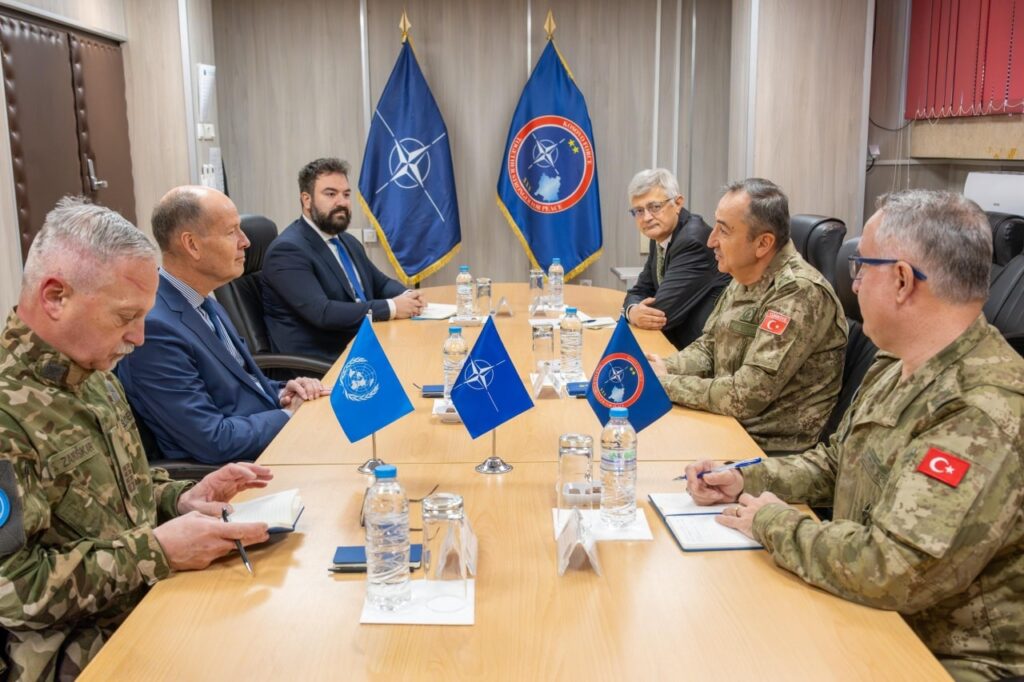 Ulutaš razgovarao sa novim šefom UNMIK-a Ulutaš razgovarao sa novim šefom UNMIK-a